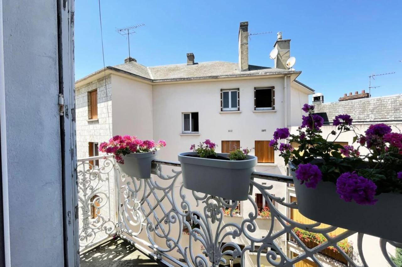 Appartement Haussmannien Proche Gare Chartres Exterior photo